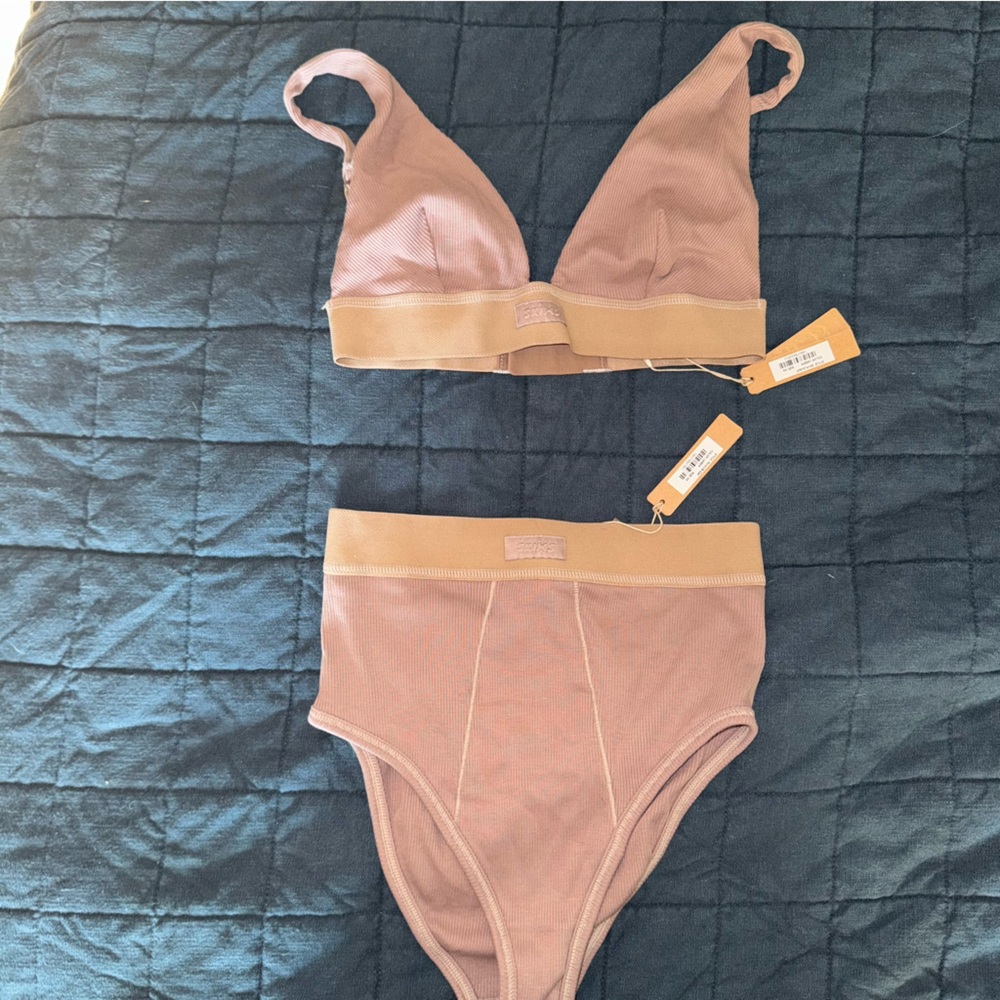 SKIMS Pink and Tan Sports Bra Set NWT